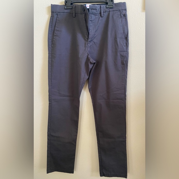 Old Navy Ultimate Tech Slim Pants - Picture 3 of 7